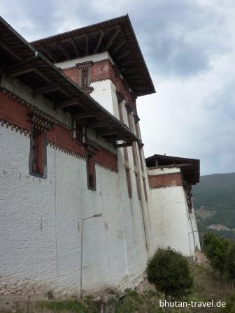 der bumthang dzong von auen